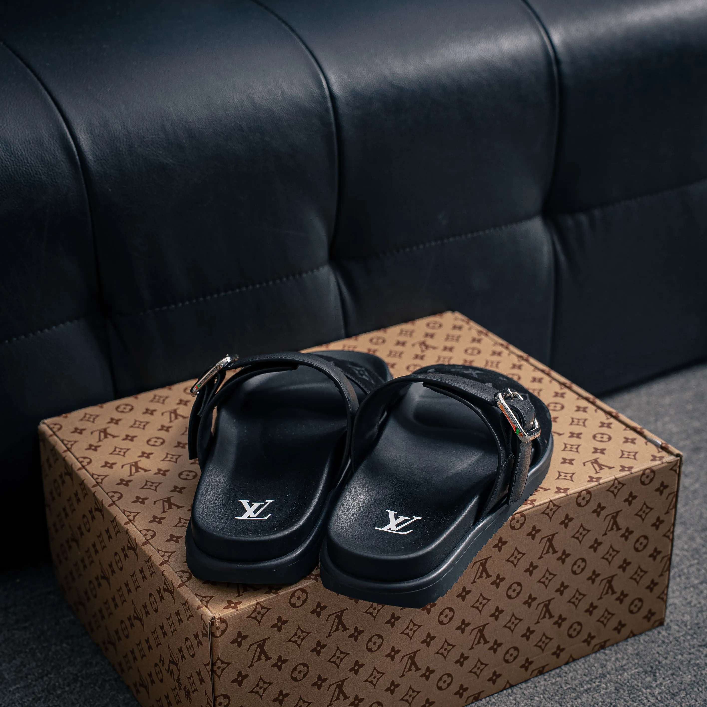 # LOUIS VUITTON ｜ 2026ss LOUIS VUITTON Venice Cowhide Leather Shoes Shoes Sandals 。 Cowhide Leather ，Shoes